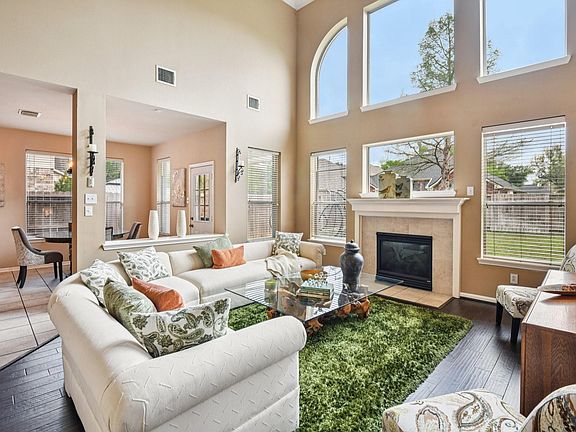 3rd image of 17711 Creek Bluff Ln