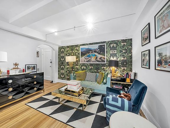 3rd image of 319 E 50th St APT 8L