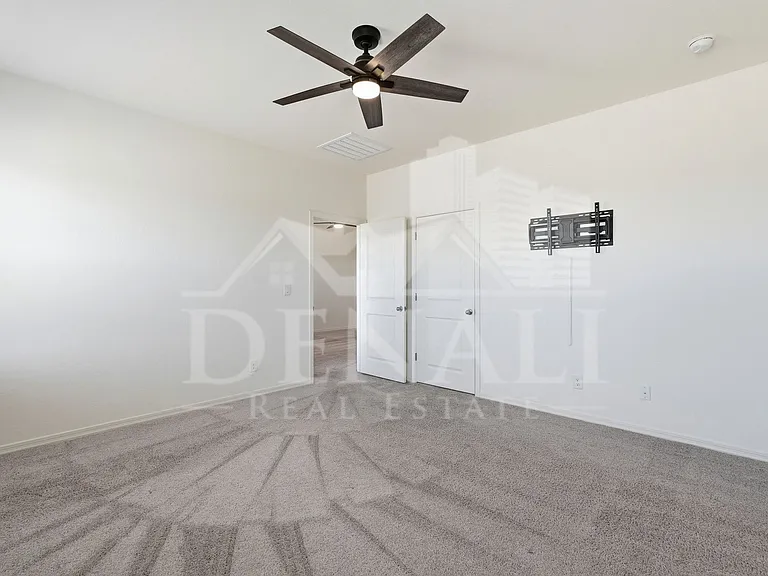10941 N 165th Ave — Photo 16