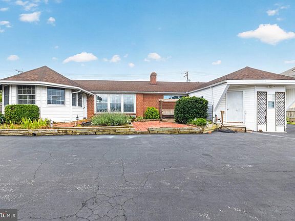 3rd image of 4316 Black Rock Rd