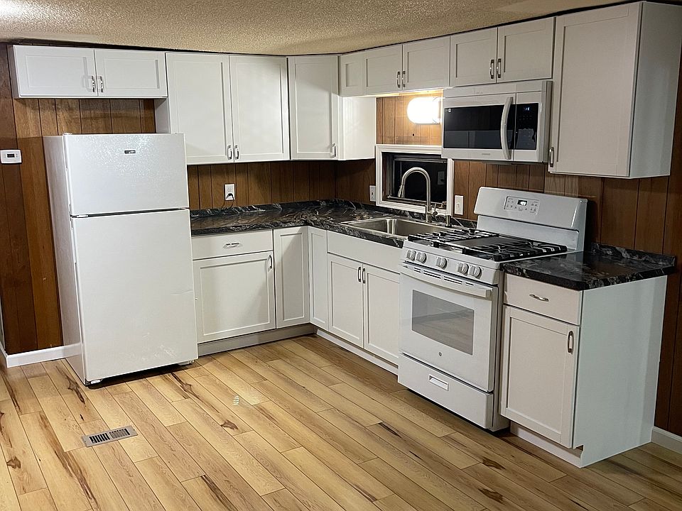 1st image of 20 Cayuga Blvd Trailer 19