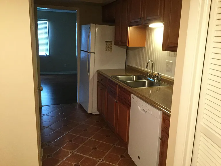 455 Mall Blvd — Photo 12