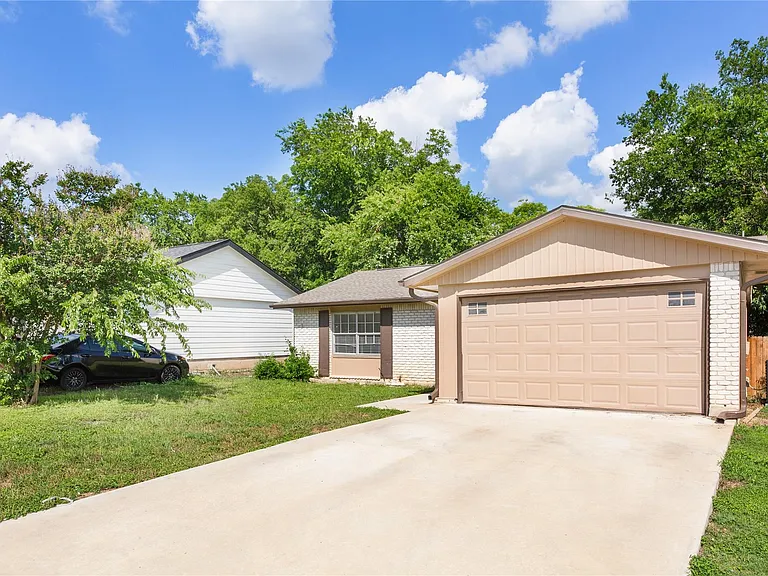 6601 Stonleigh Pl — Photo 1