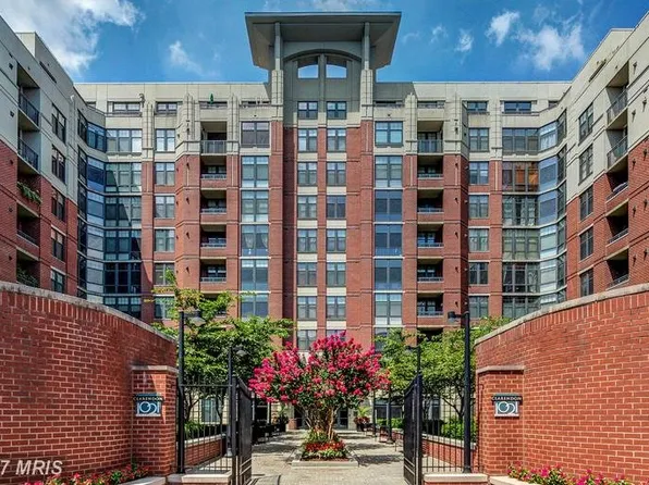 1021 N Garfield St APT 339, Arlington, VA 22201