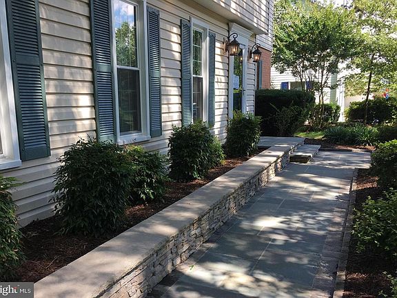 5th image of 486 Old Orchard Cir