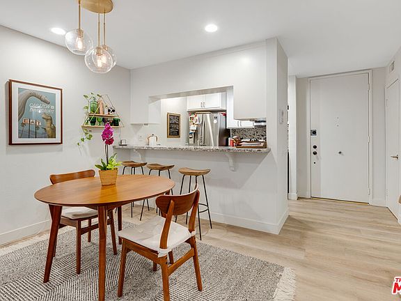 5th image of 532 N Rossmore Ave APT 112