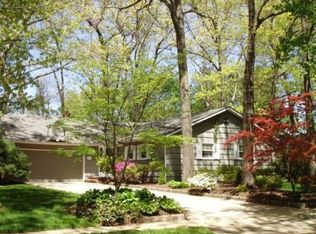 15 Camelot Dr, East Brunswick, NJ 08816