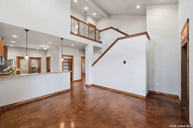 3 bed, 2.5 bath, 1377 sqft, $2,400 — Photo 3