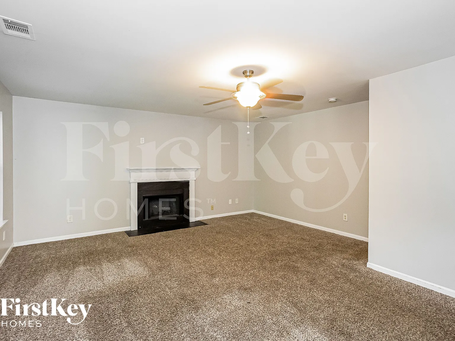 4 bed, 2.5 bath, 2450 sqft, $2,175 — Photo 3
