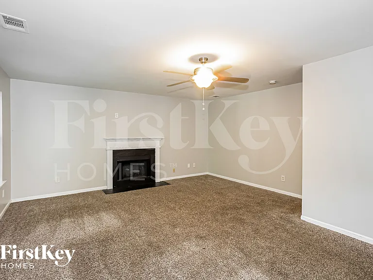 8605 Royal Bluff Dr — Photo 3