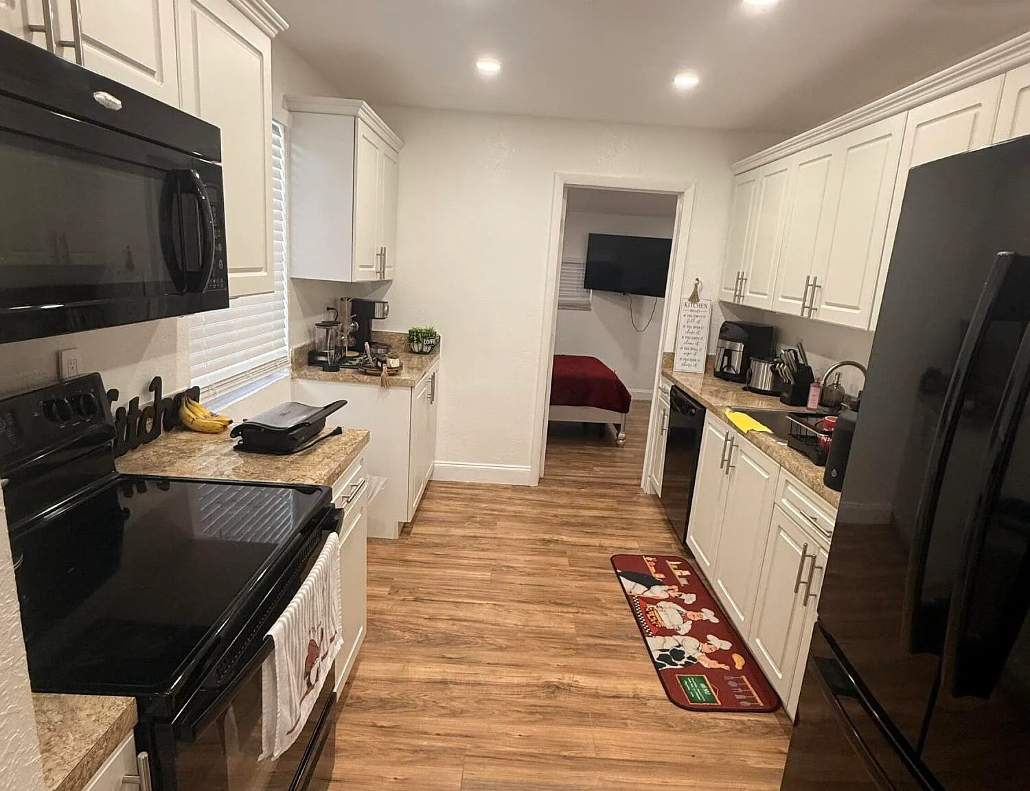 4 bed, 1689 sqft, $3,100 — Photo 3