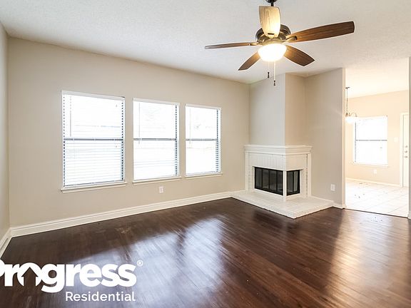 3rd image of 802 Wyndham Pl