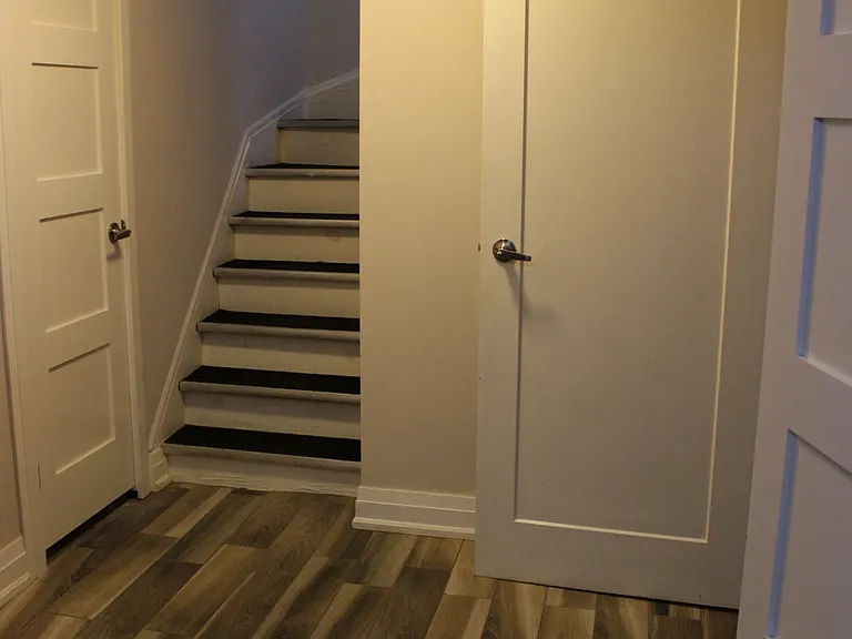 41 Treeview Dr #LOWER — Photo 4