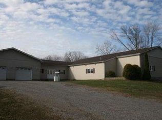 3296 Frew Mill Rd, New Castle, PA 16101