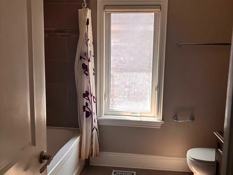 21 Leona Dr — Photo 12