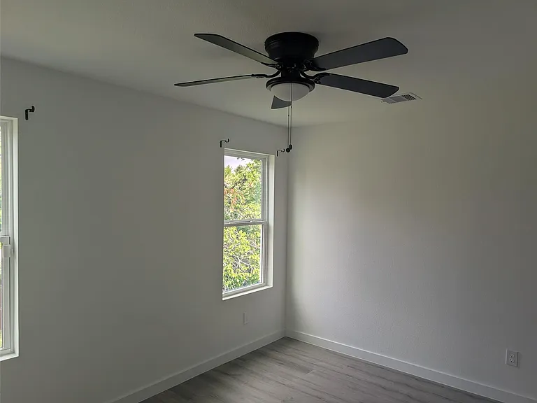 7813 Hirsch St #B — Photo 5