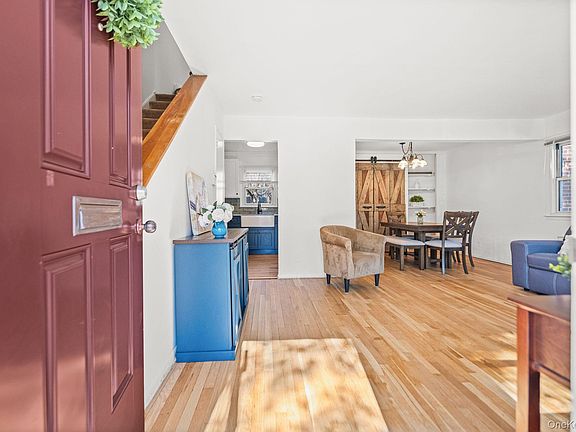 3rd image of 9 Geneva Road #9