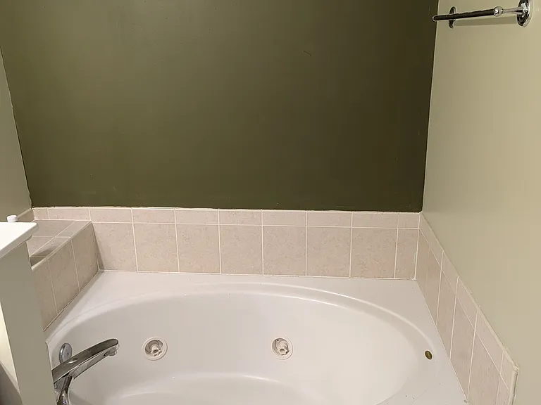 Primary ensuite Bathroom - Jacuzzi Tub