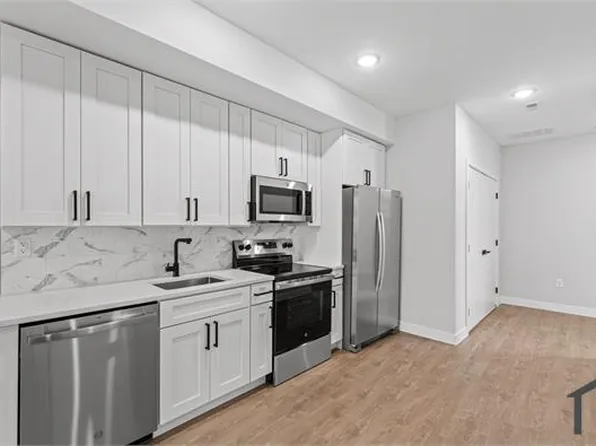 847 N 42nd St #4, Philadelphia, PA 19104