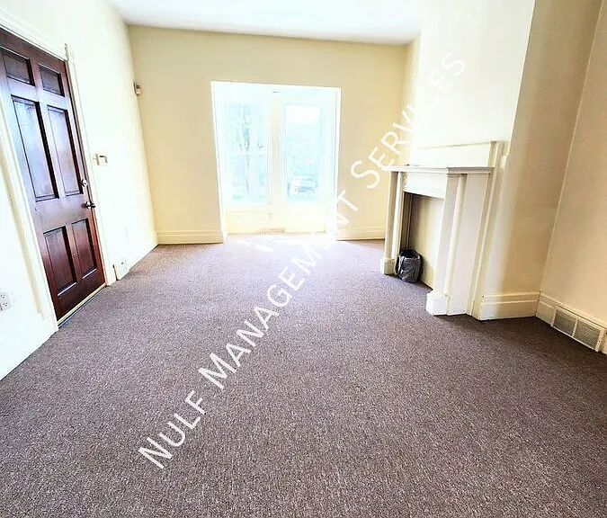 613 Ivy St #1 — Photo 3