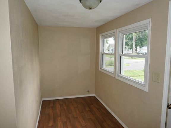 5th image of 605 E 4th St