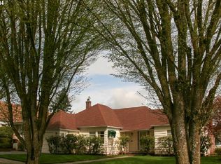 839 SW Evans St, Portland, OR 97219