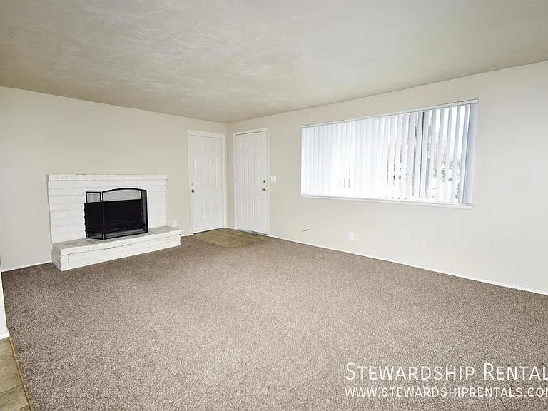 336 S 51st Pl — Photo 6