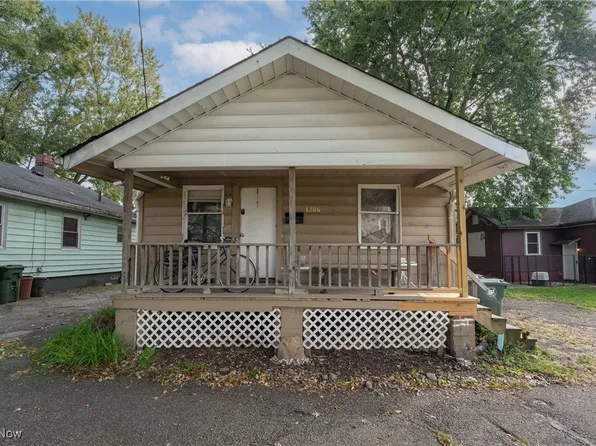 1206 Rucker Pl NE, Canton, OH 44705