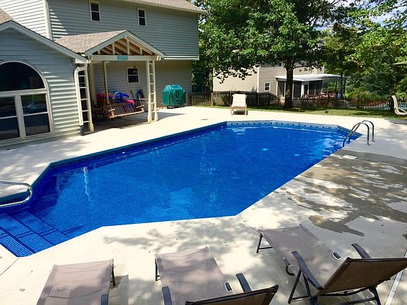 4th image of 9214 Pine Brook Dr