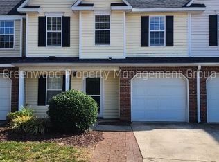 19 Cambridge Oak Cir, Greensboro, NC 27410
