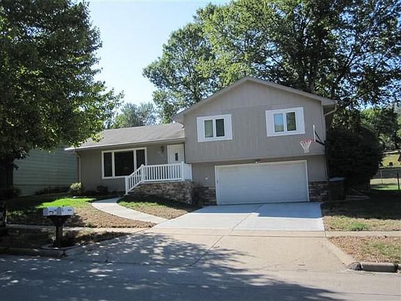 2nd image of 4416 Applewood Ave