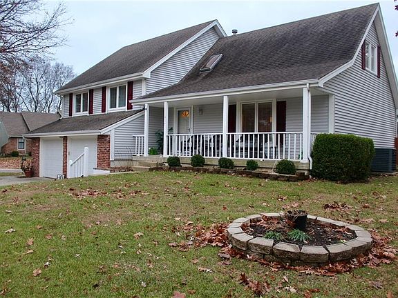 3rd image of 617 NE Birchwood Dr