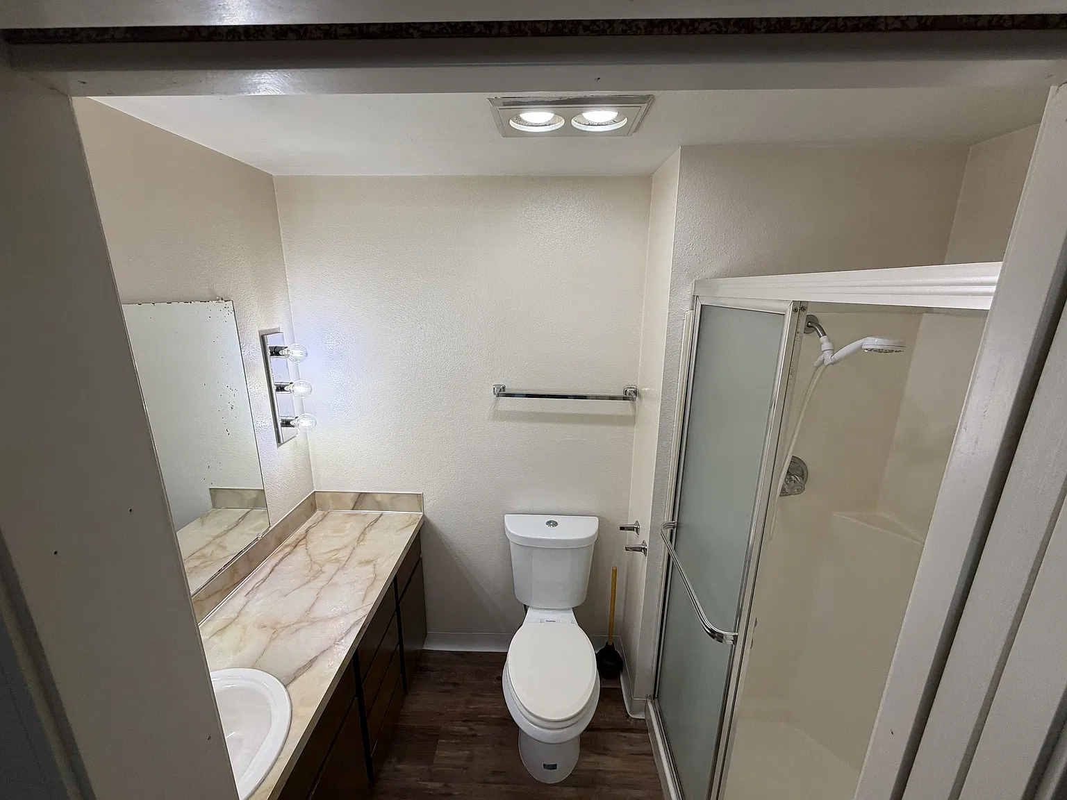 2 bed, 950 sqft, $2,000 — Photo 3