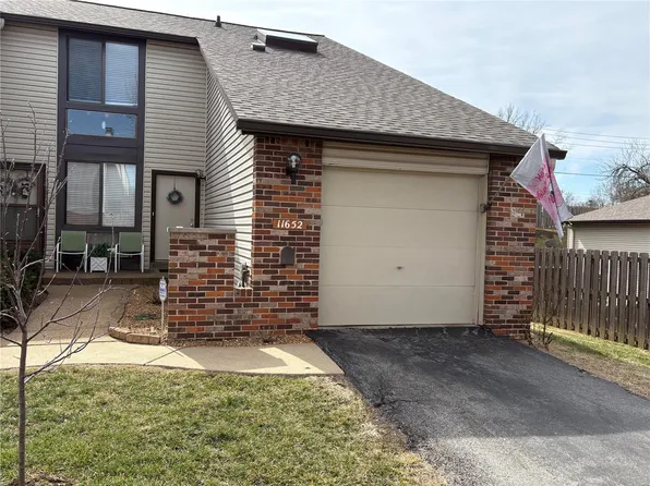 11652 Cedar Walk Dr, Saint Louis, MO 63146