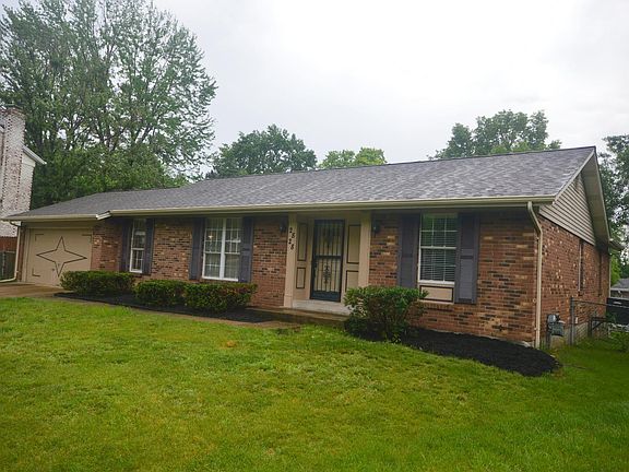 2nd image of 2828 Newbridge Ct