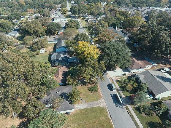 5th image of 6910 Schiller St