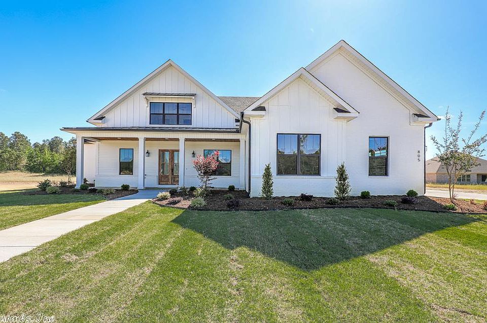 1st image of 805 Nature Way Dr