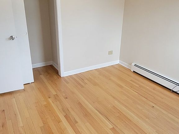 5th image of 8336 W Berwyn Ave #1A