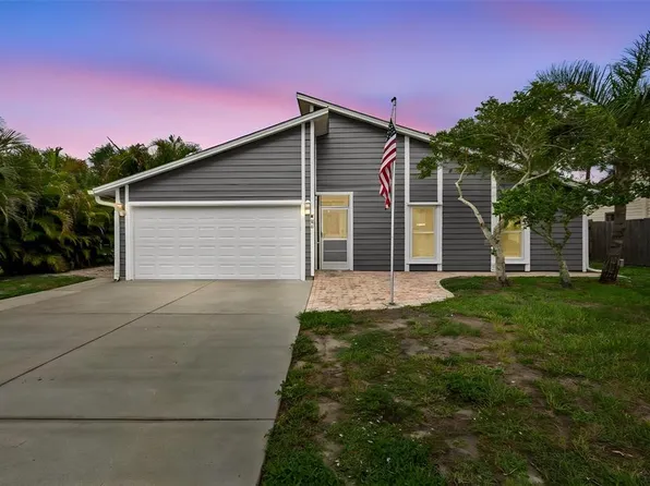 903 Plum Tree Ln, Sarasota, FL 34243