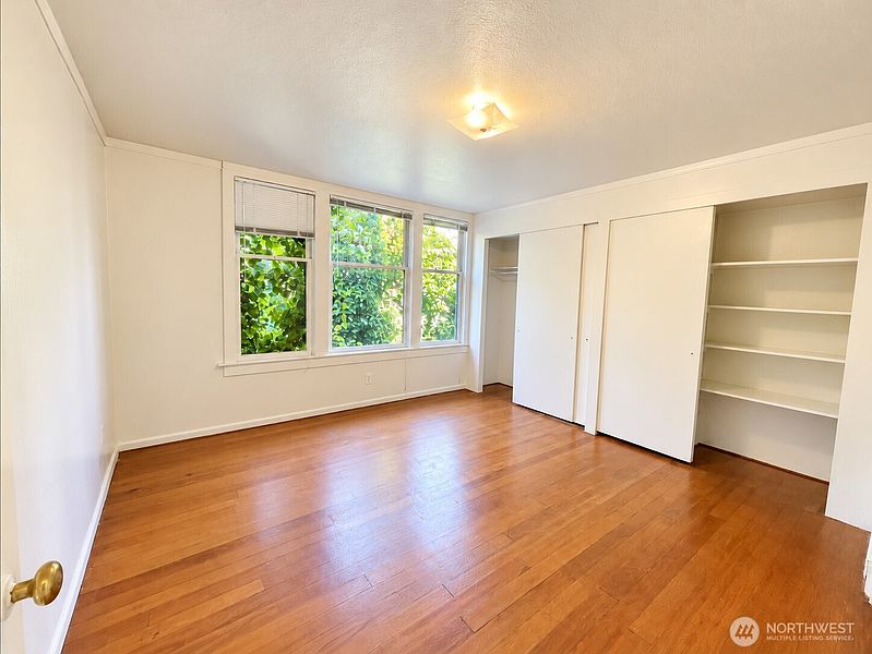 3rd image of 1717 E Thomas Street