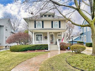 22 Monroe Ave, Elgin, IL 60123