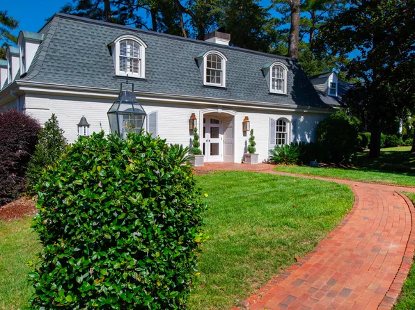 2618 Churchill Rd, Raleigh, NC 27608