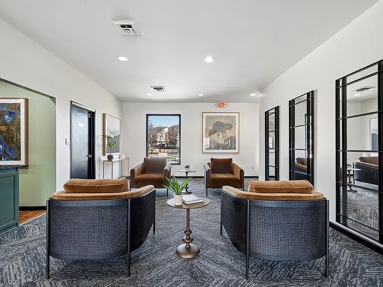 ReNew Franklin Hills — Photo 45