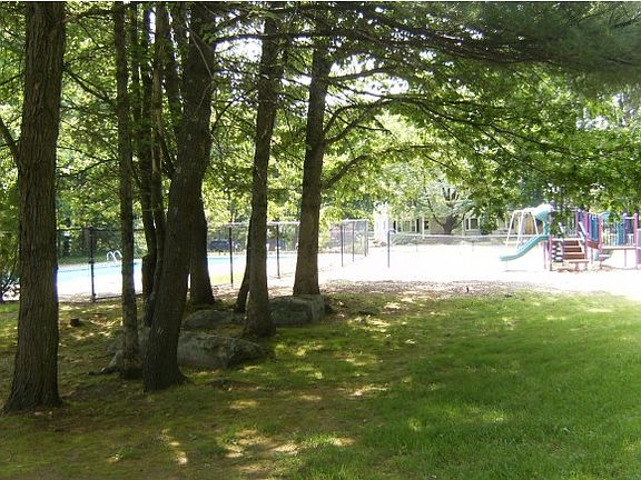 5th image of 60 Boulder Dr #60