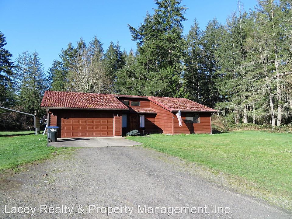 1st image of 3947 16th Ln NE