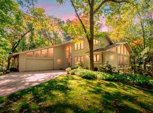 5062 Colony Woods Dr, Kalamazoo, MI 49009