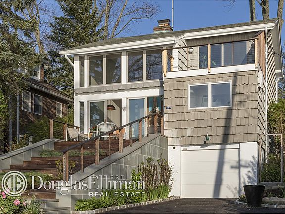 4th image of 430 Bay Ave