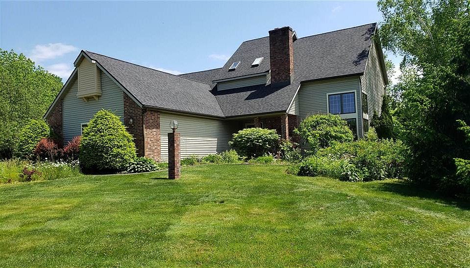 1st image of 18 Cobblestone Dr