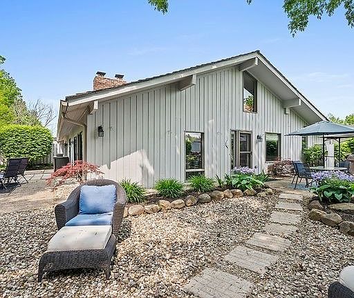 4th image of 445 Hill Dr #37
