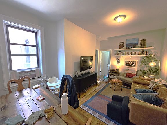 5th image of 372 Saint Johns Pl APT 32
